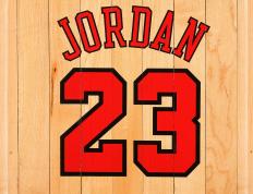 Uzi连续七场比赛得分超过险胜，勇士不断突破！上演精彩一战