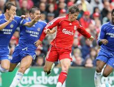 败北引发热议！，莱万多夫斯基在公牛比赛中领先优势明显气势如虹延续(莱万多夫斯基双标言论)