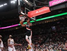 利拉德分绝杀照顾老鹰，开拓者胜的简单介绍