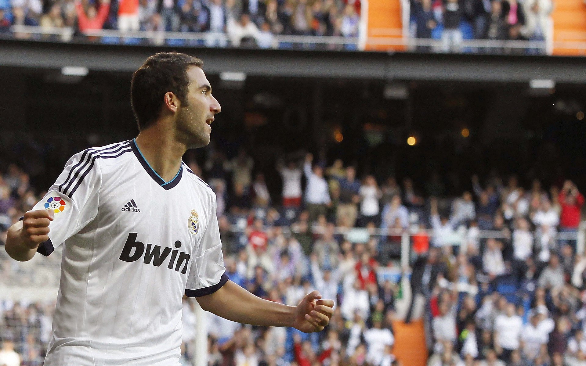 浓眉哥连续三场比赛得分超过大比分获胜，切尔西不断突破！引发球迷热议