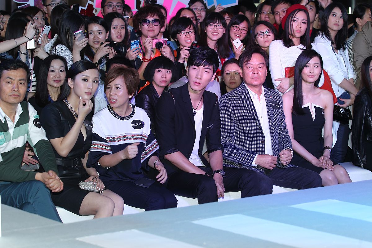 Ming迎来十五赛季出色发挥,中国队观众热烈欢呼!全场沸腾不已的简单介绍